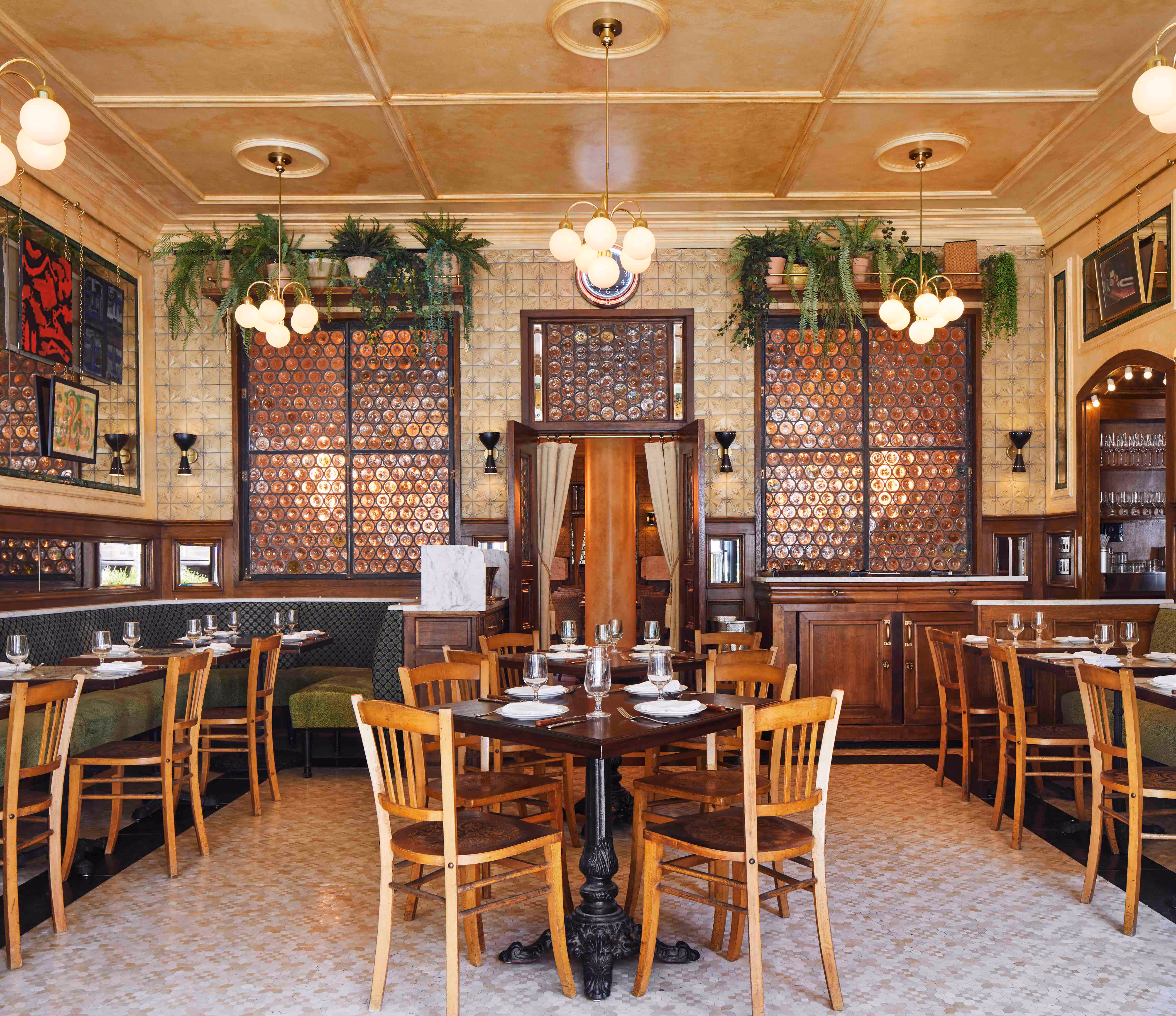 Photography by Annie Schlechter. Image courtesy of Hotel Chelsea.