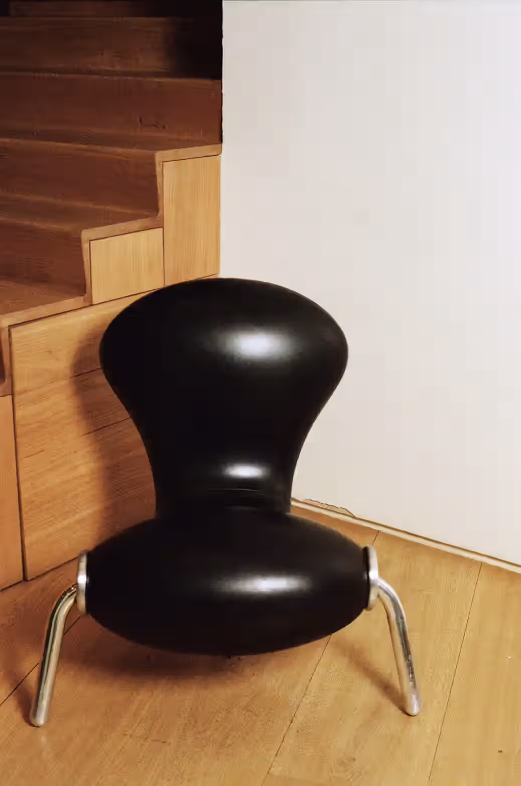 Embryo chair by Marc Newson