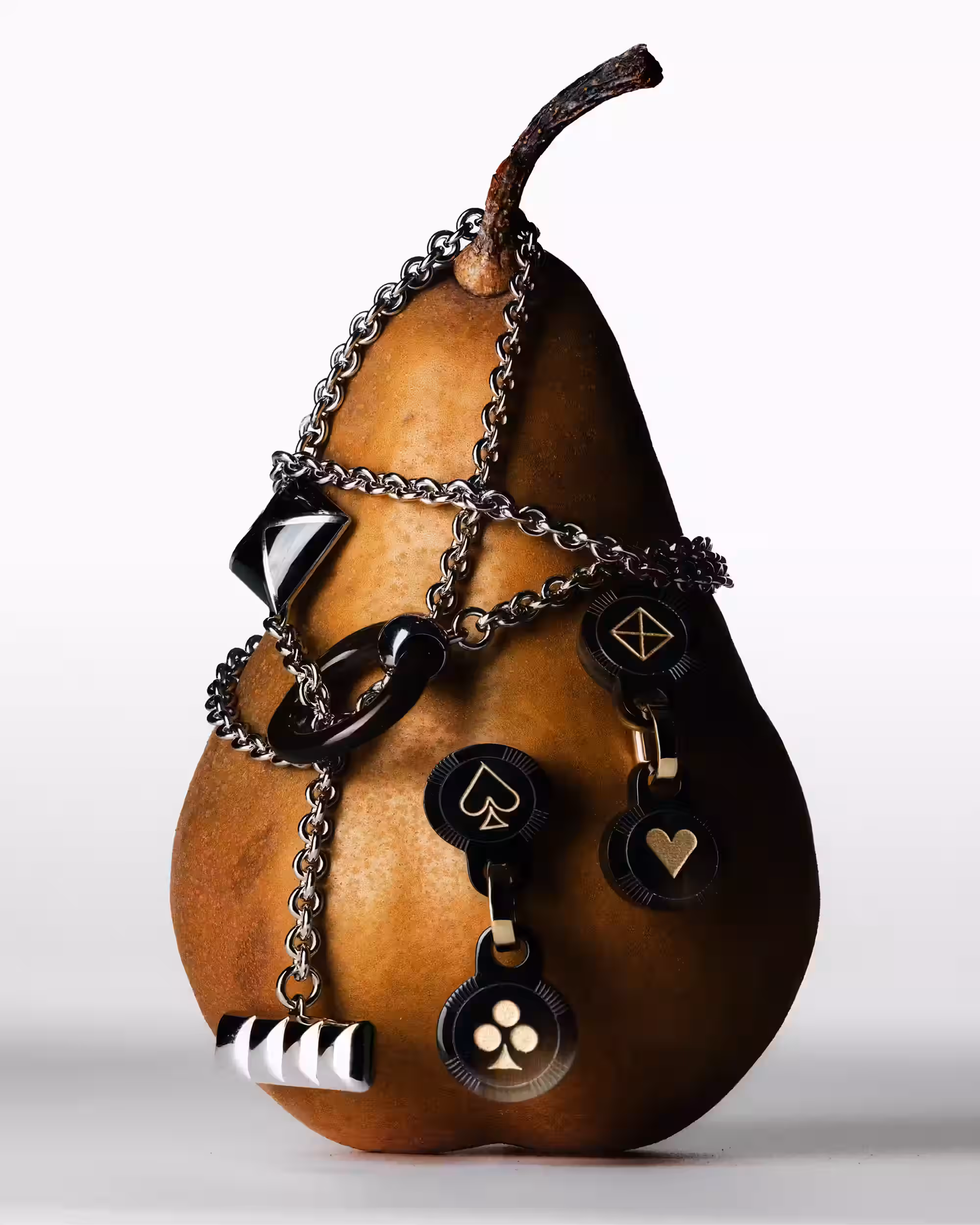 Necklace and earrings by HERMÈS.