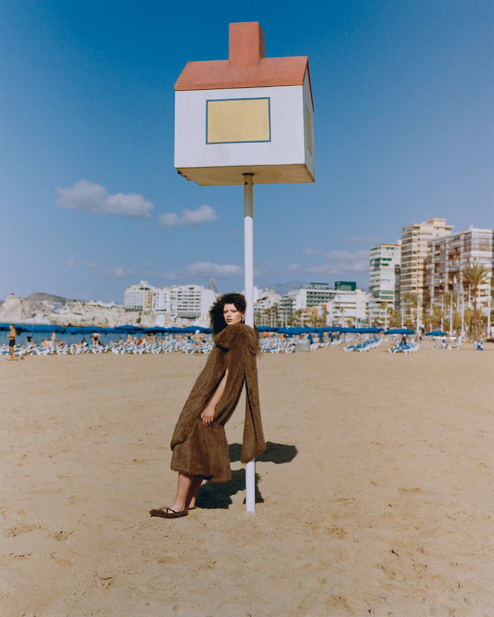 Isla wears full look by SIMONE ROCHA.