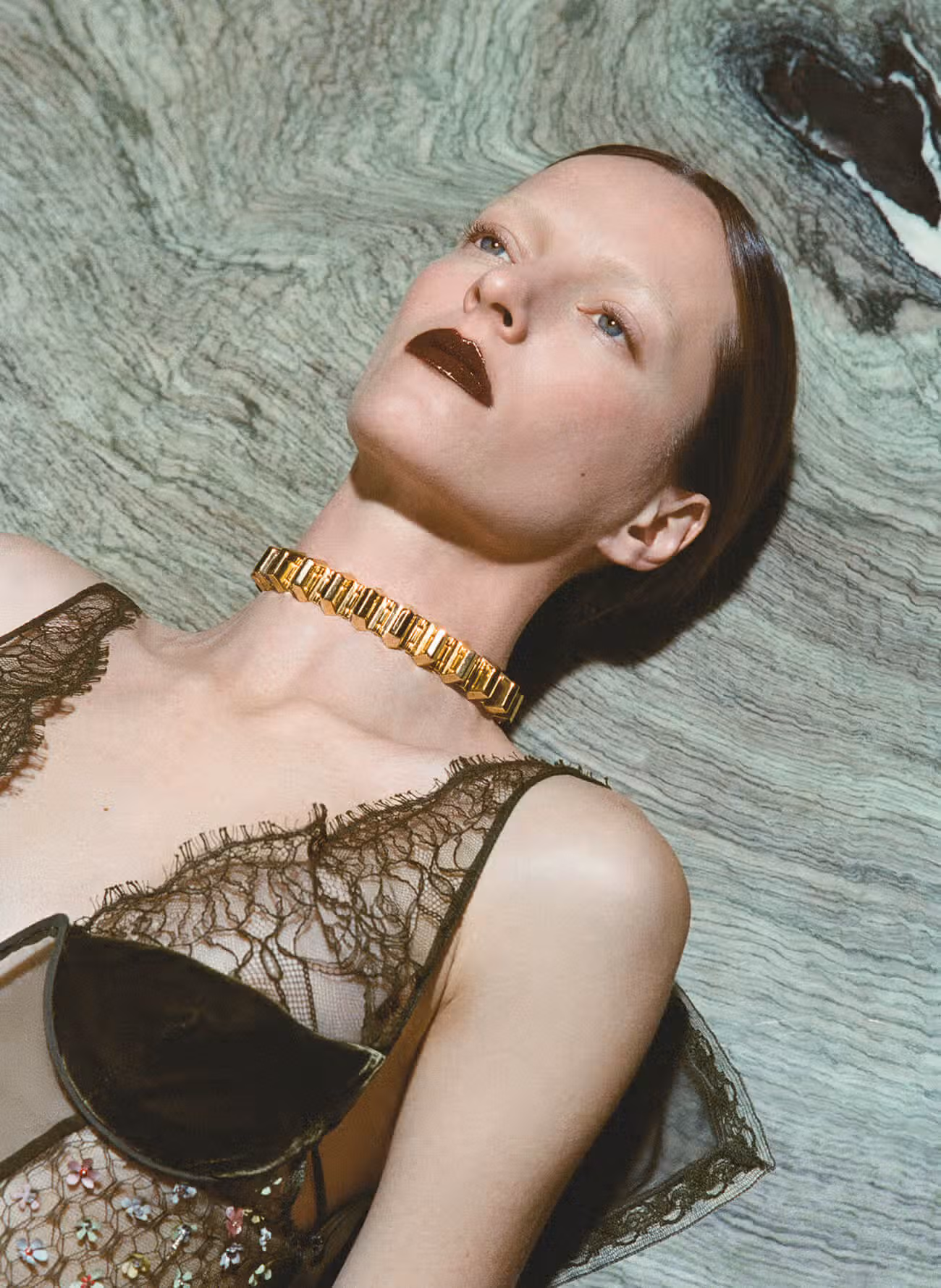 Daria wears full look by GUCCI.