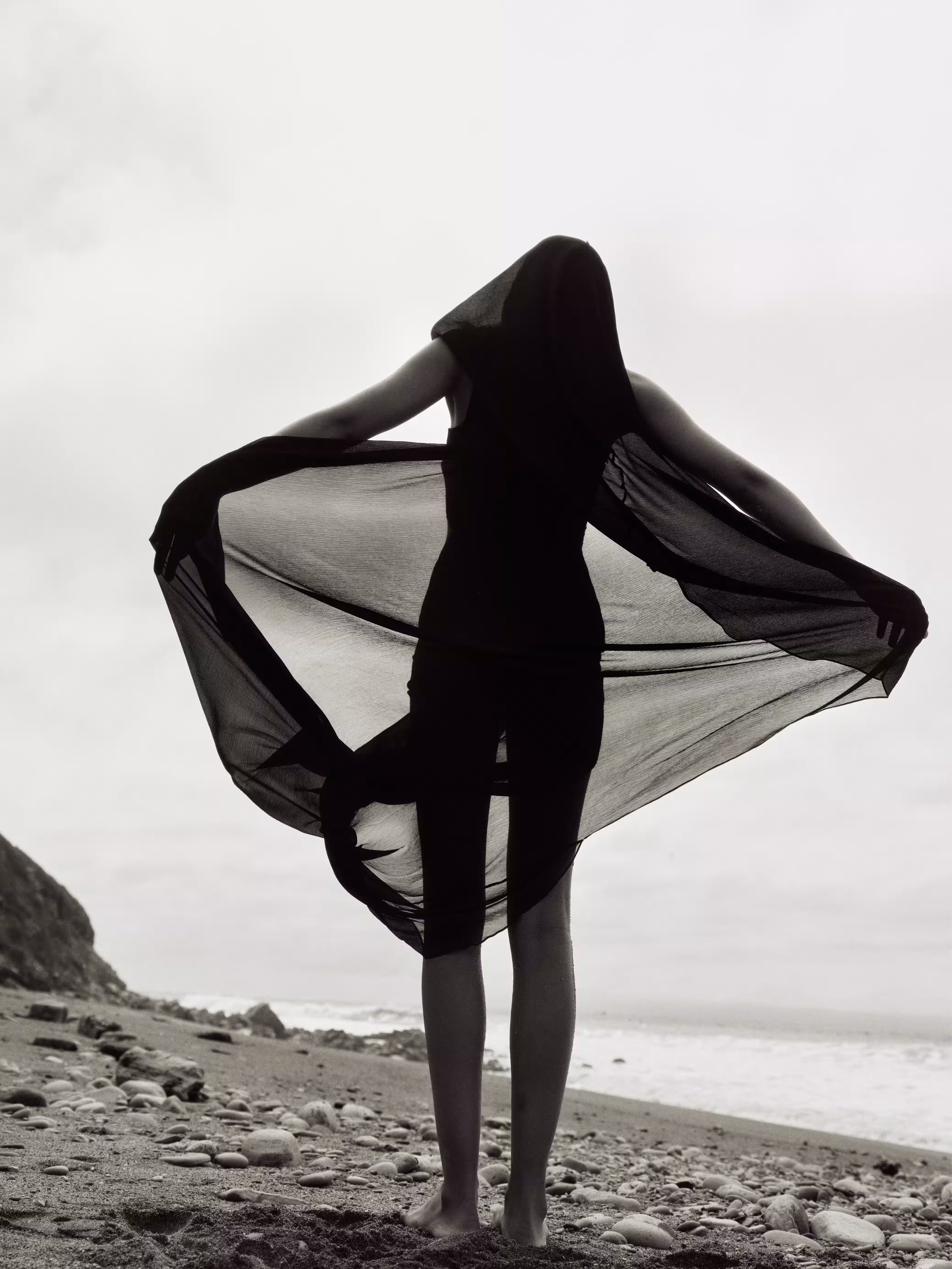 Summer wears dress by STELLA MCCARTNEY.