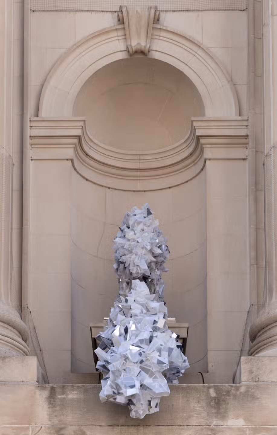 Lee Bul