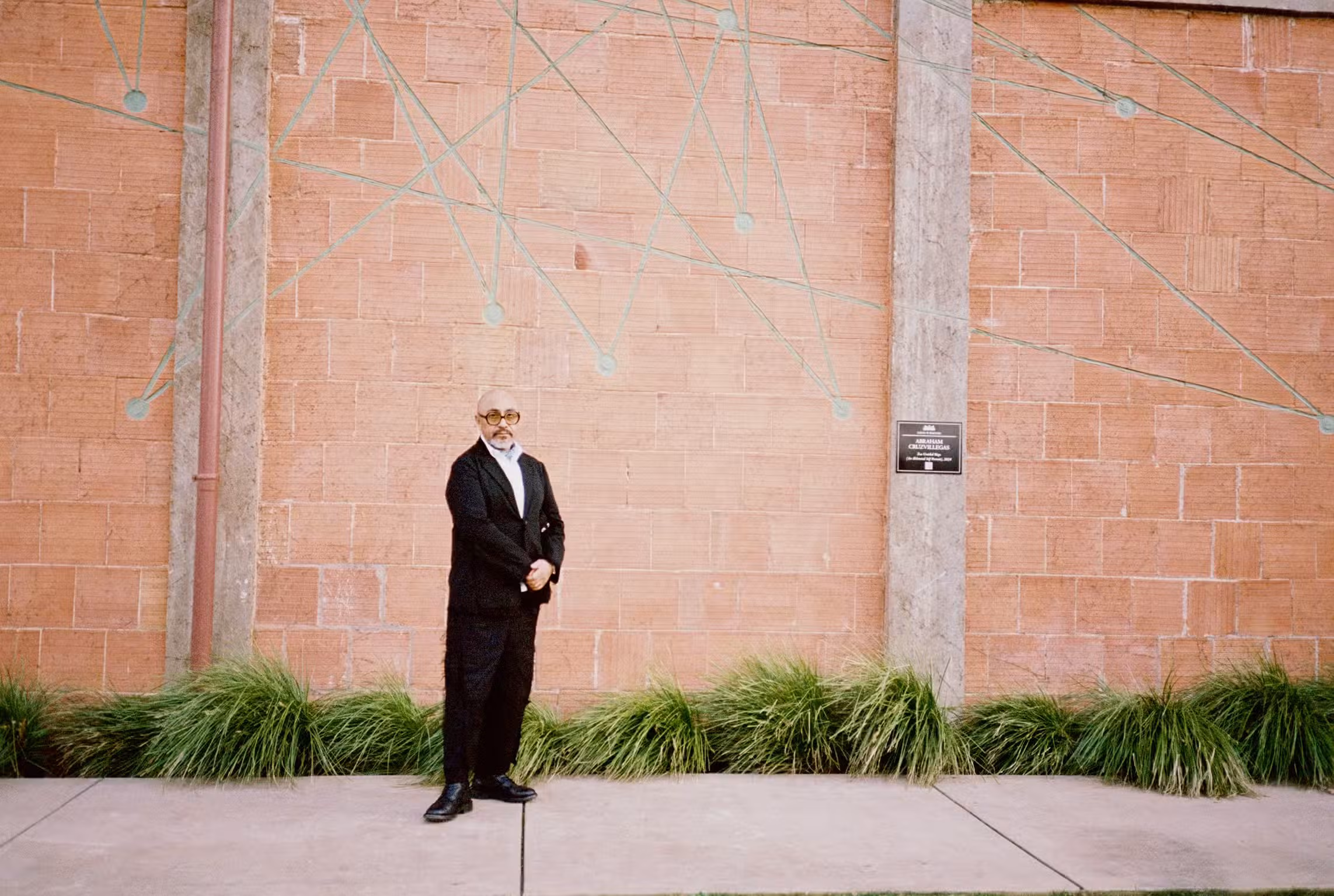 Abraham Cruzvillegas in front of Nature-map