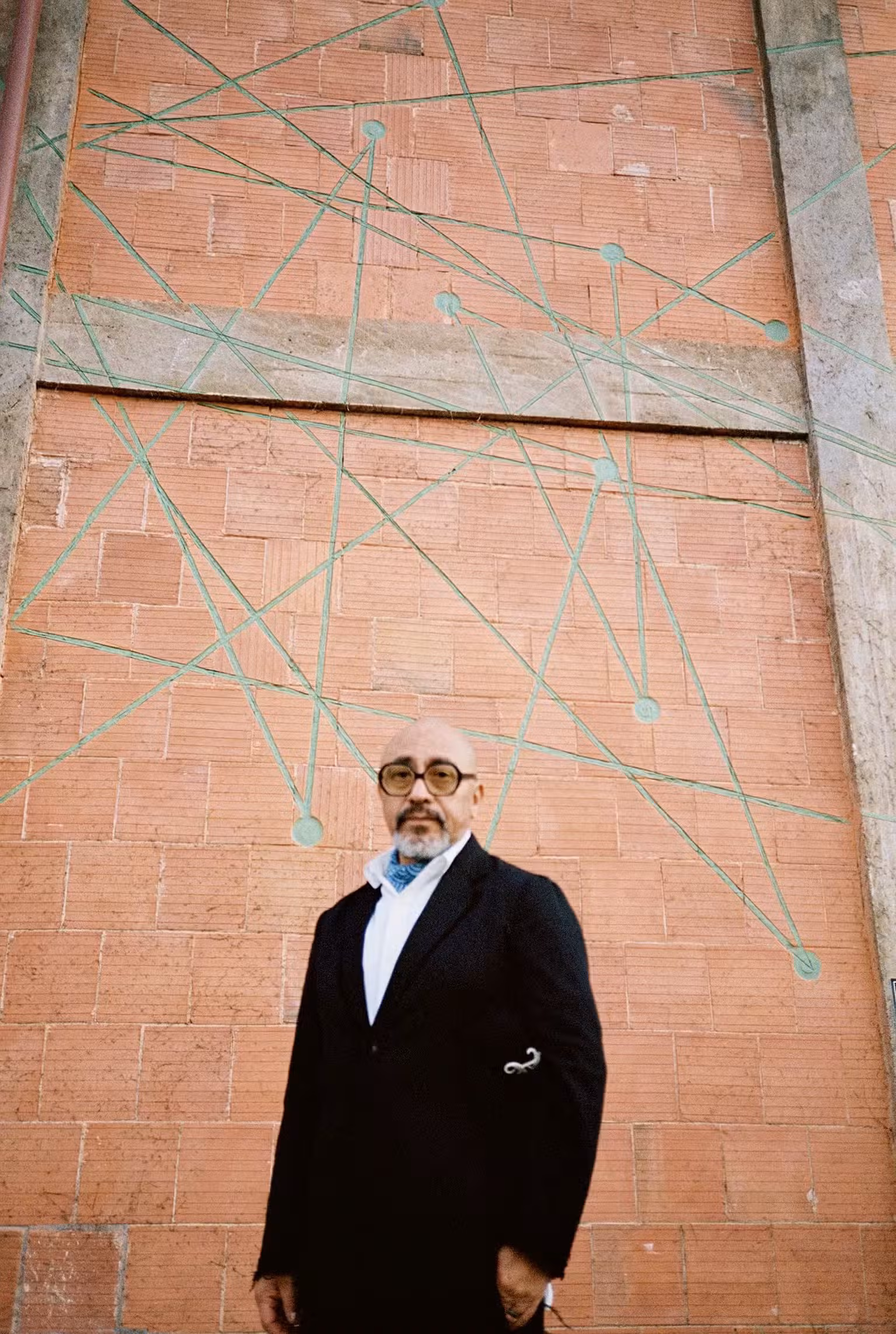 Abraham Cruzvillegas in front of Nature-map